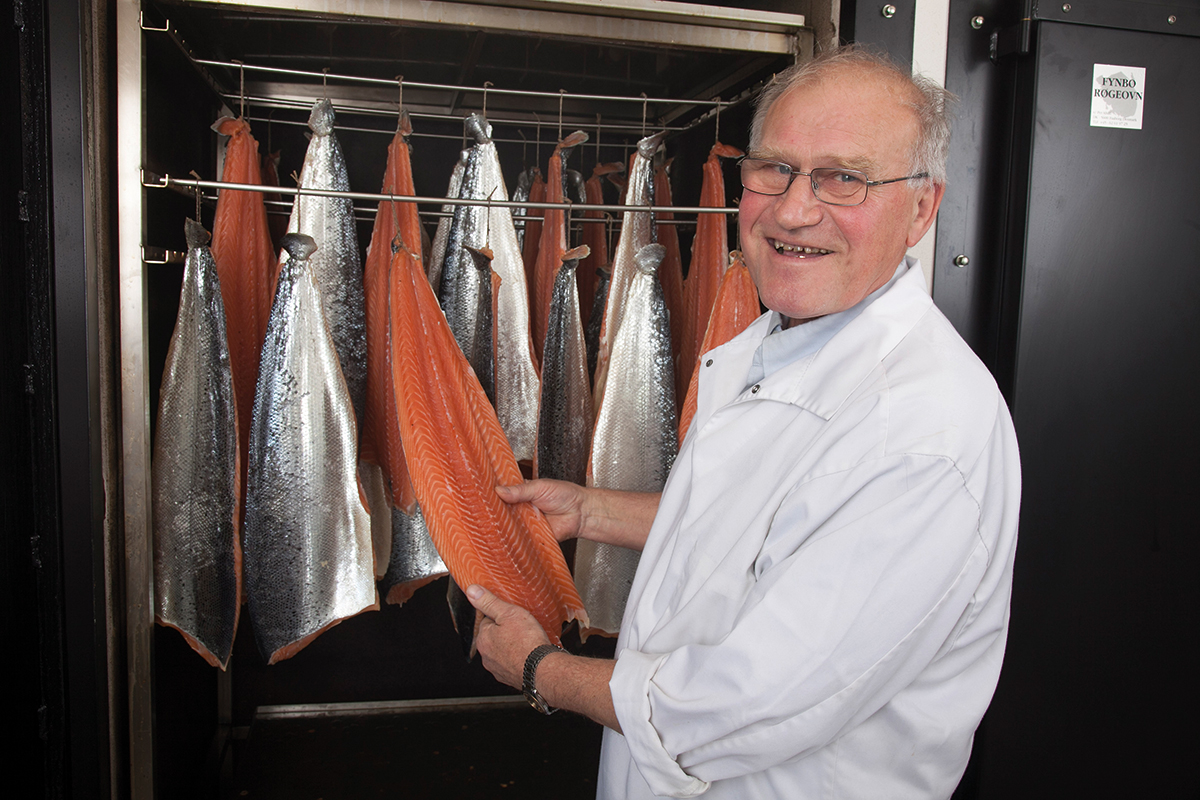 Hovedbillede- Henning "fisk" Rasmussen, fra Fanø har kastet sig ud i noget af et lakseeventyr selvom han med nød og næppe overlevede alvorlig strubkræft. arkiv 328